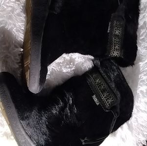 Tecnica black fur boots